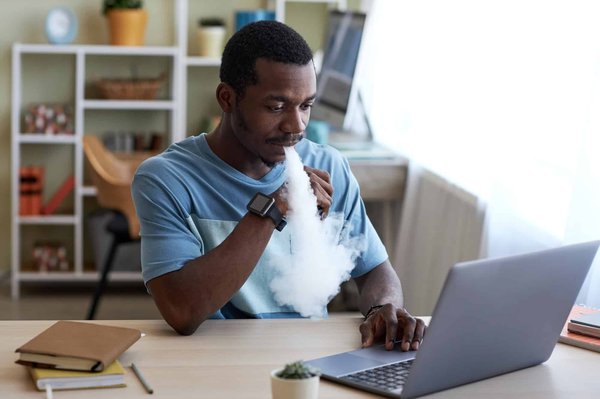 Comment choisir son site de cigarette électronique?