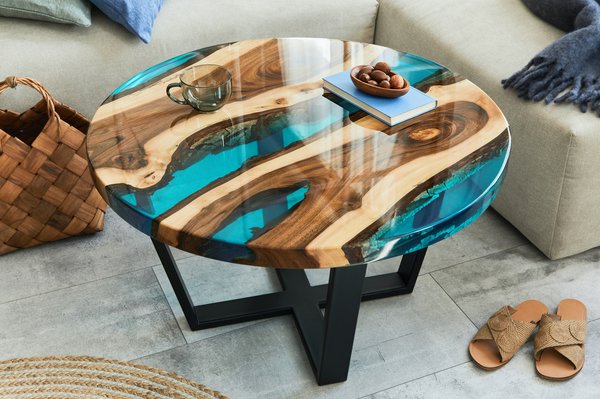 Les tables rivières en époxy : une façon écologique de décorer votre maison